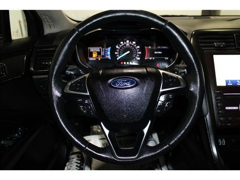 Used 2020 Ford Fusion Titanium image 27