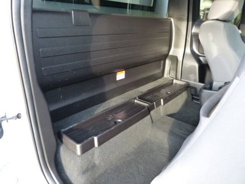 Used 2022 Toyota Tacoma SR image 23