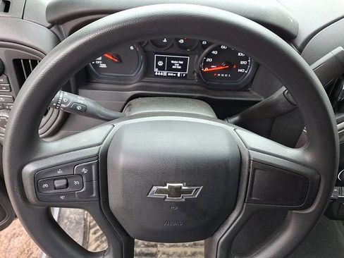 Used 2026 Chevrolet Silverado 1500 Custom Trail Boss AWD/4WD image 4