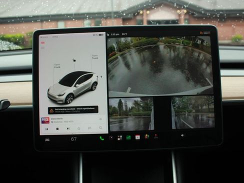 Used 2021 Tesla Model Y Long Range AWD/4WD image 17