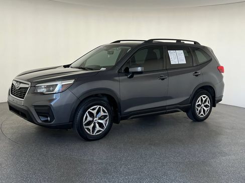 Used 2021 Subaru Forester Premium AWD/4WD image 9
