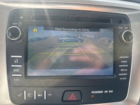 Used 2016 GMC Acadia SLE image 23