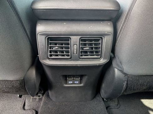 Used 2022 Toyota RAV4 XLE w/ Convenience Package FWD image 34