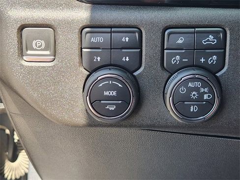 Used 2024 Chevrolet Silverado 1500 High Country w/ Technology Package image 21