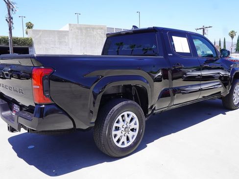 Certified 2025 Toyota Tacoma SR5 AWD/4WD image 7