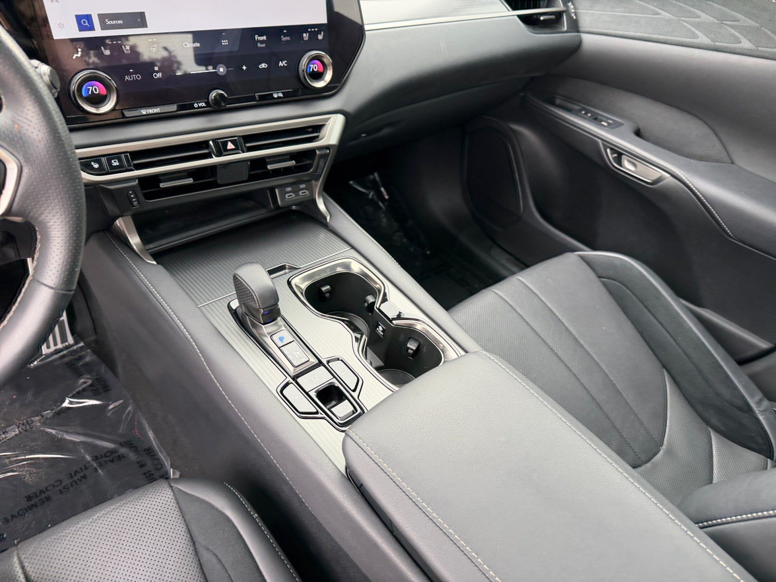 Used 2023 Lexus RX 500h F Sport w/ Accessory Package (Z1) AWD/4WD image 15