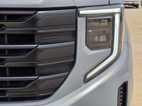 Used 2025 GMC Sierra 1500 Pro w/ Graphite Edition RWD image 31