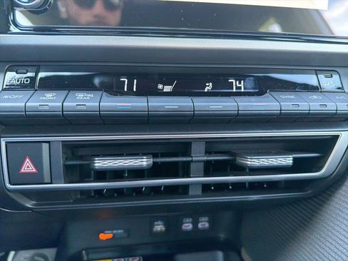 Used 2025 Toyota Camry SE image 12