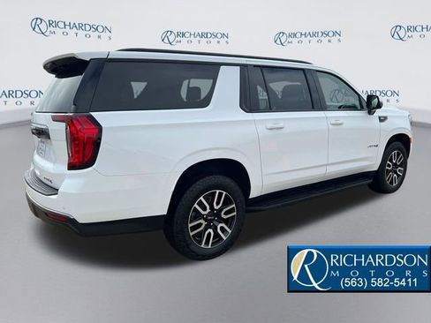 Used 2023 GMC Yukon XL AT4 w/ Technology Package image 5