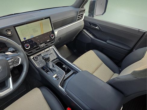 Used 2026 Lexus GX 550 AWD/4WD image 19