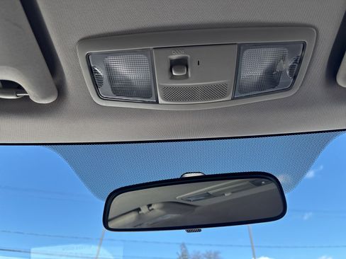 Used 2016 Mitsubishi Outlander SE image 39