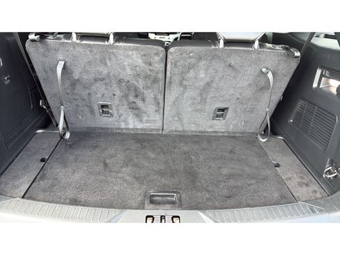 Used 2023 Ford Explorer XLT w/ Equipment Group 202A AWD/4WD image 26
