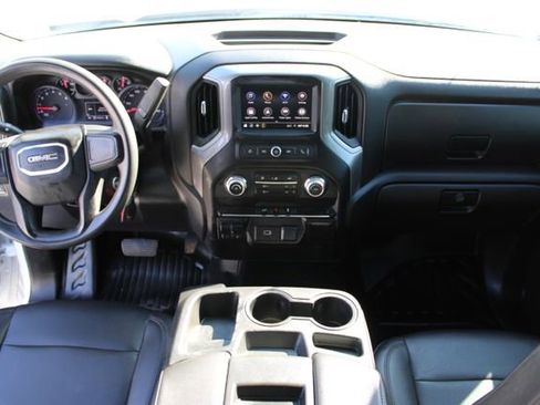 Used 2020 GMC Sierra 2500 4x4 Crew Cab w/ Convenience Package image 17