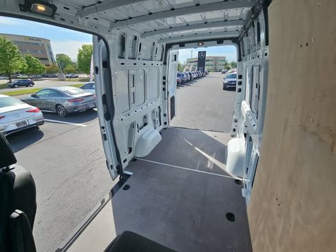 Used 2025 Mercedes-Benz Sprinter 2500 image 9