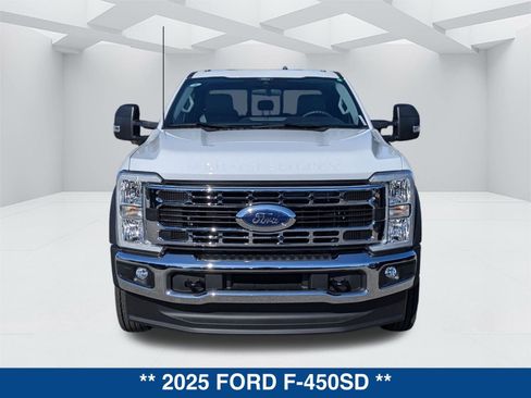 New 2025 Ford F450 XL w/ XL Chrome Package image 9
