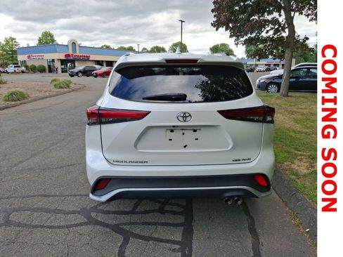 Used 2021 Toyota Highlander XSE AWD/4WD image 7