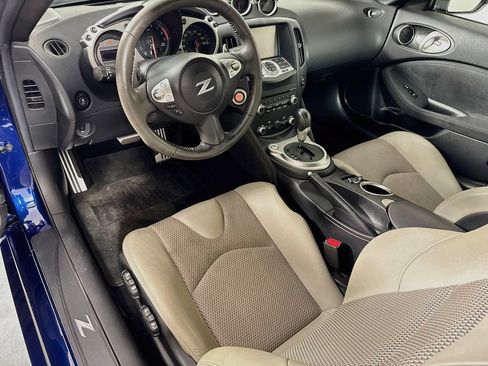 Used 2016 Nissan 370Z Touring Sport RWD image 25