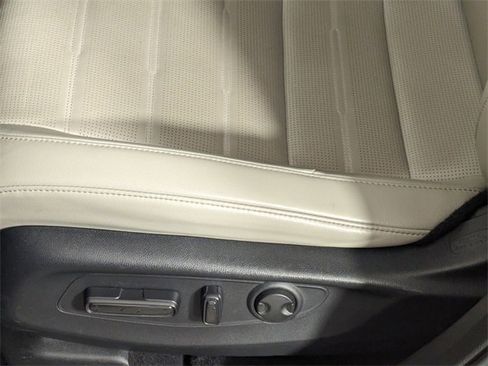 Used 2023 Honda CR-V EX-L image 12