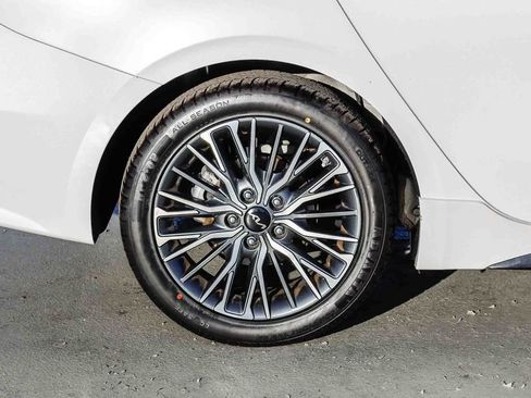 Used 2022 Kia Forte GT-Line image 12