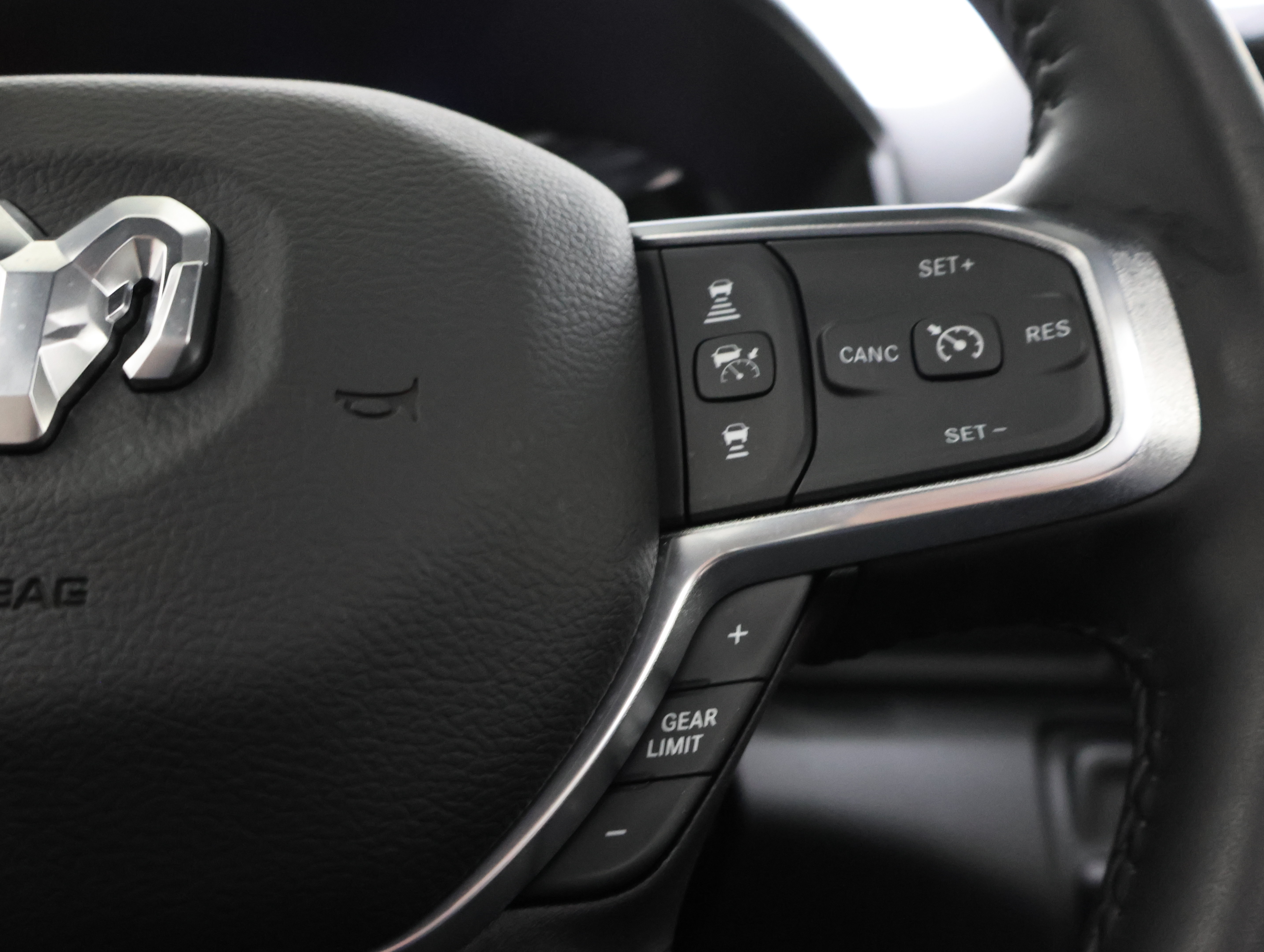 Used 2024 RAM 2500 Laramie w/ Night Edition AWD/4WD image 15