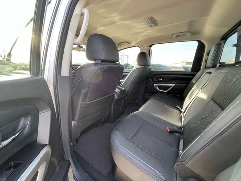 Used 2019 Nissan Titan PRO-4X image 16