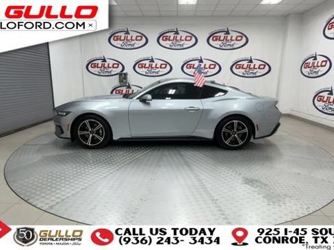 Used 2025 Ford Mustang Coupe RWD image 5