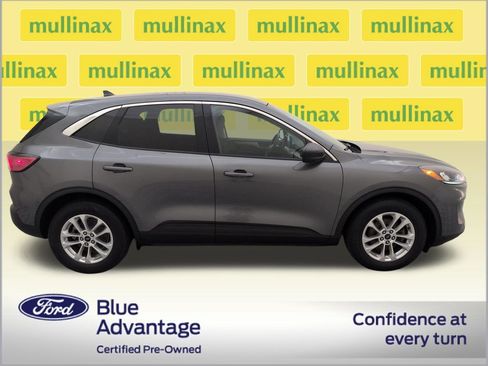 Used 2022 Ford Escape SE w/ Convenience Package FWD image 2