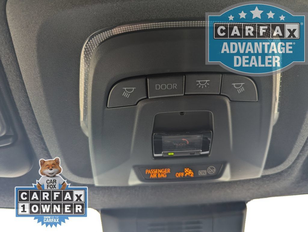 Used 2025 Toyota Corolla SE FWD image 9
