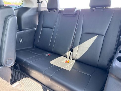 Used 2021 Toyota Highlander Platinum image 25