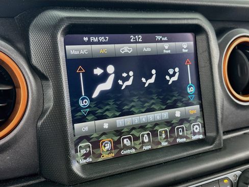 Used 2021 Jeep Gladiator Mojave AWD/4WD image 16