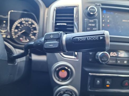 Used 2017 Nissan Titan PRO-4X AWD/4WD image 18