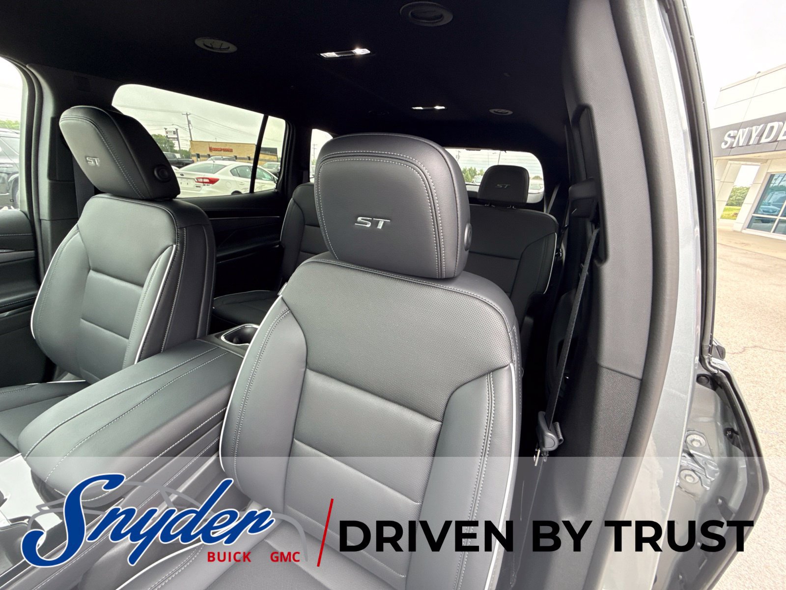 New 2027 Buick Enclave Sport Touring w/ Power Package FWD image 27