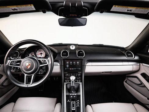 Certified 2024 Porsche 718 Boxster S RWD image 24