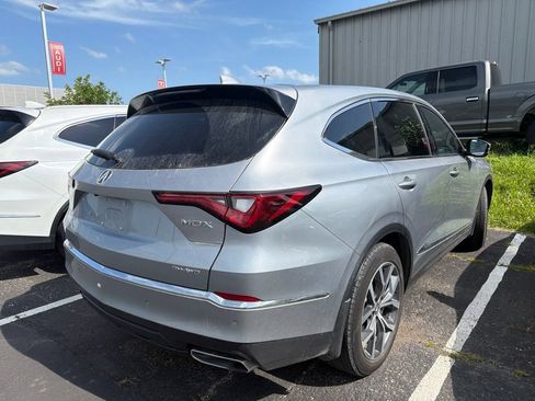 Used 2023 Acura MDX SH-AWD w/ Technology Package image 5
