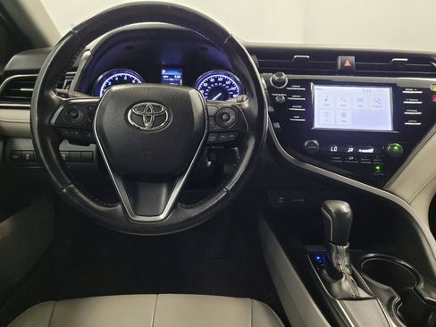 Used 2019 Toyota Camry SE FWD image 22