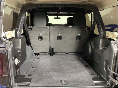 Used 2022 Jeep Wrangler Unlimited Sahara w/ LED Lighting Group image 35