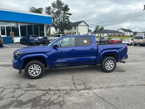 Used 2025 Toyota Tacoma SR5 RWD image 69