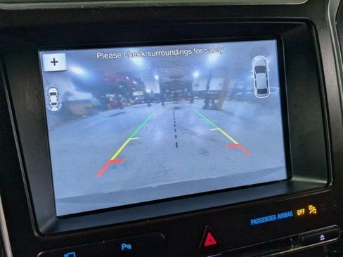 Used 2017 Ford Explorer Limited image 18