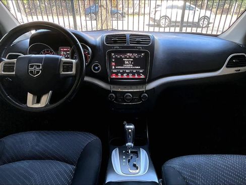 Used 2019 Dodge Journey SE image 15