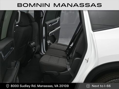 Used 2025 GMC Acadia Elevation image 12