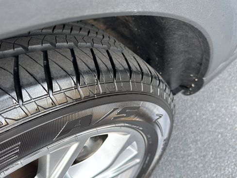 Used 2022 Ford Explorer XLT w/ Equipment Group 202A image 36