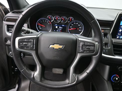 Used 2021 Chevrolet Suburban LT w/ Rear Media and Nav Package image 7