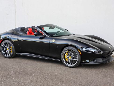 Certified 2025 Ferrari Roma Spider RWD image 1