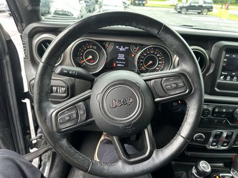 Used 2022 Jeep Wrangler Sport AWD/4WD image 13