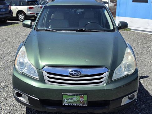 Used 2010 Subaru Outback 2.5i Premium AWD/4WD image 2