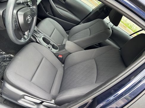 Used 2025 Toyota Corolla LE FWD image 29