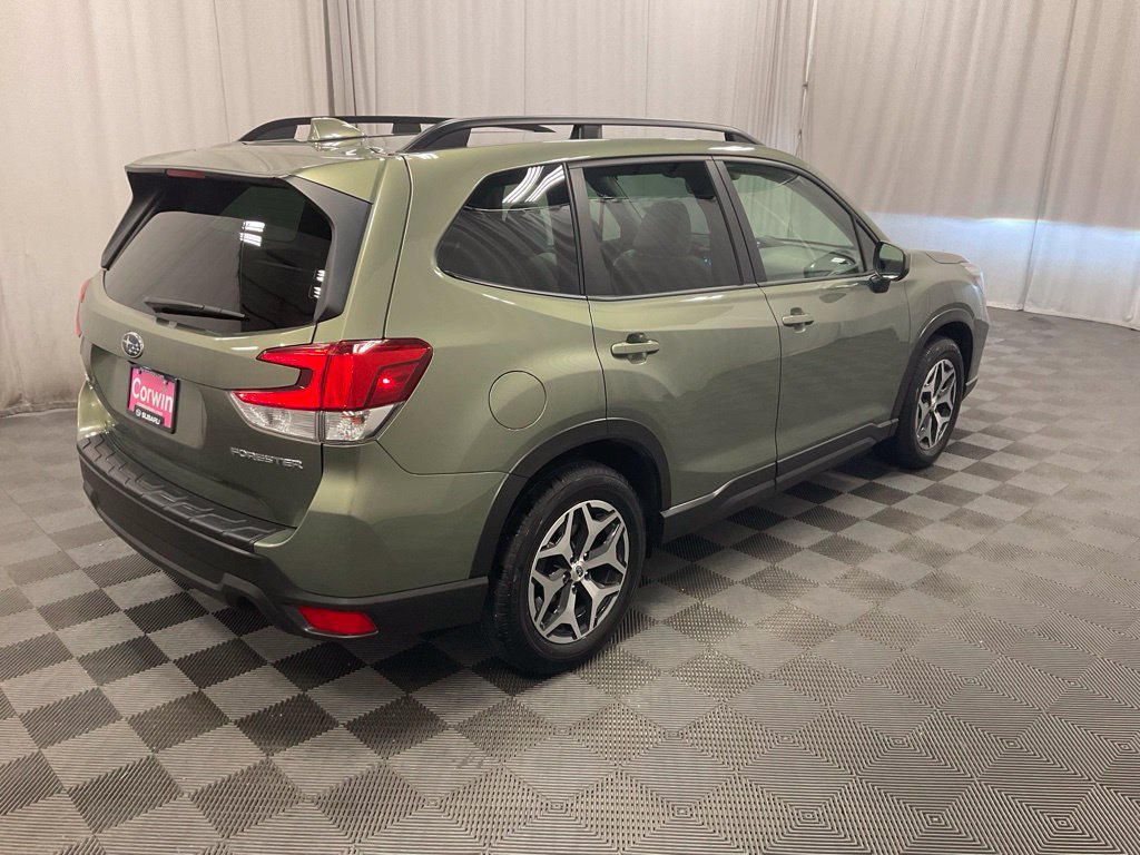 Used 2020 Subaru Forester Premium AWD/4WD image 2