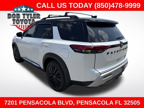 Used 2025 Nissan Pathfinder Platinum FWD image 1