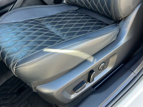 Used 2024 Mitsubishi Outlander SEL image 19