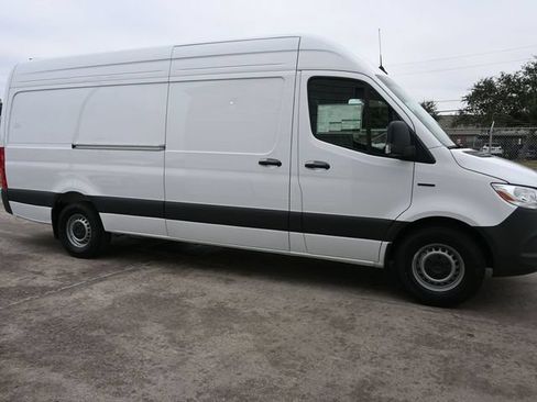 Certified 2024 Mercedes-Benz eSprinter 170 Cargo image 15